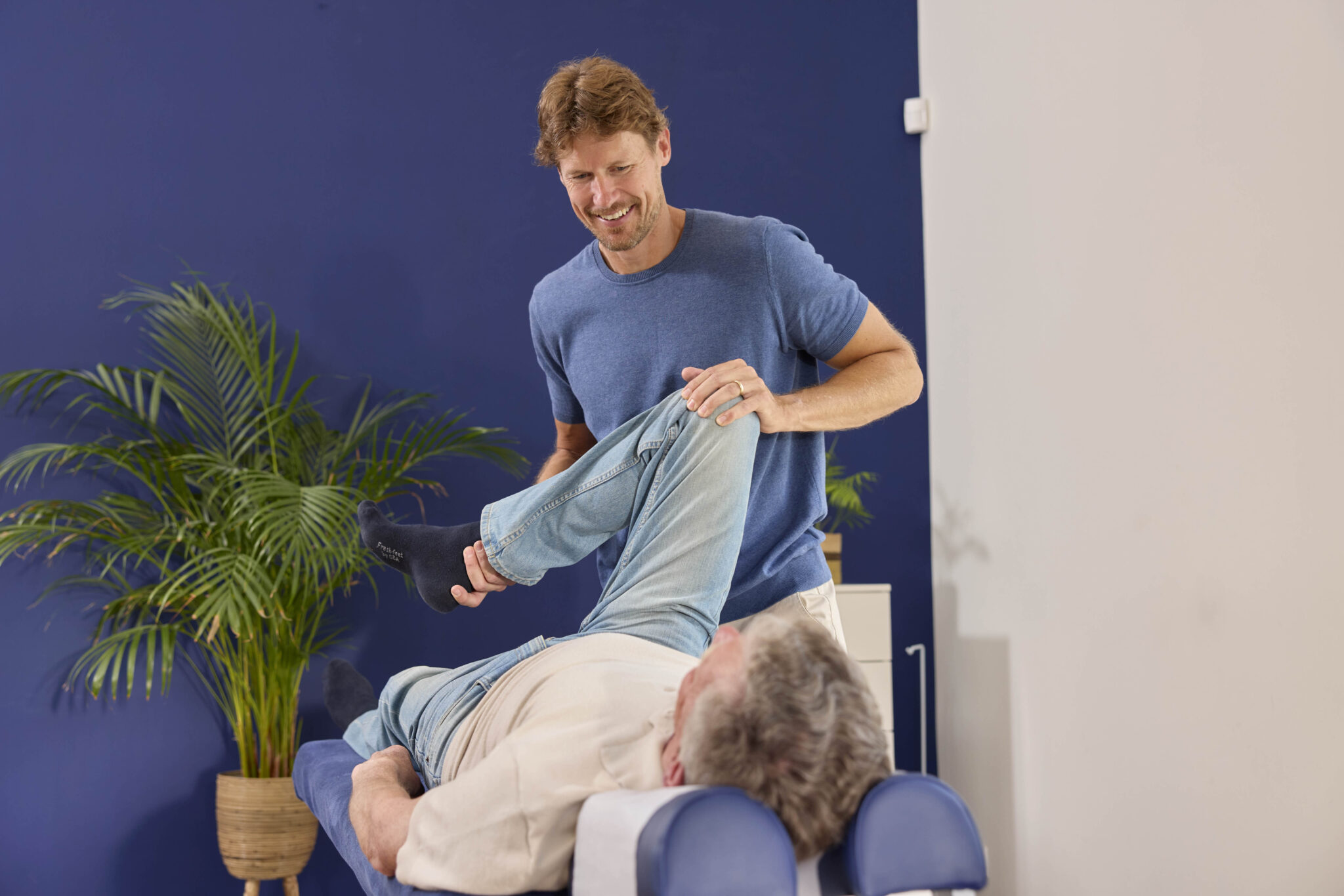 Chiropractor behandelt man tijdens heupklachten behandeling